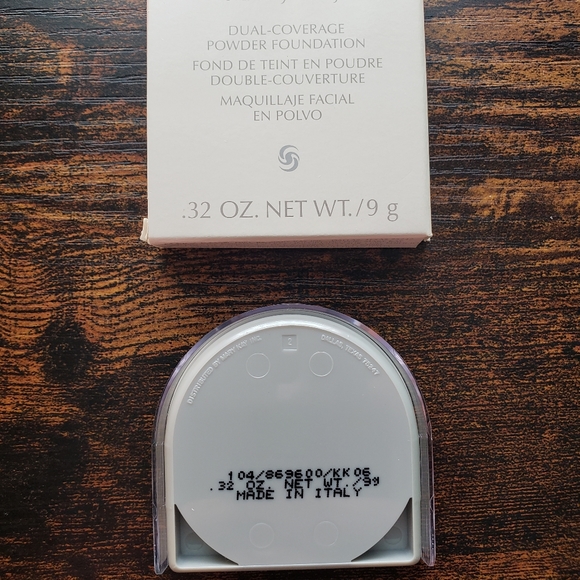 MaryKay Dual Coverage Powder Foundation Ivory 104 New - Picture 2 of 2